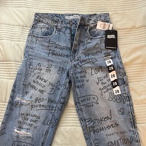 Graphic jeans